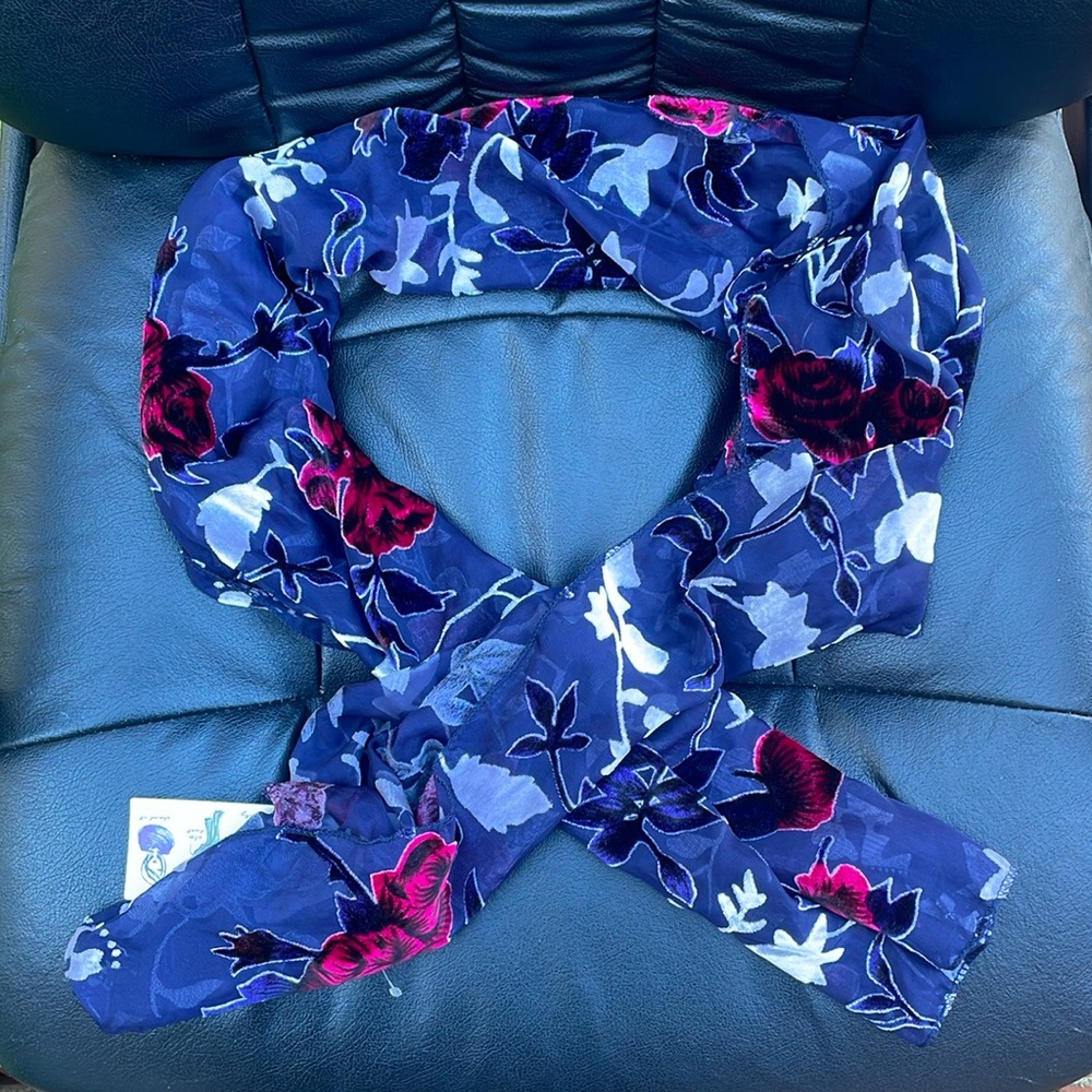 NWT lulla collection by Bindya Scarf ~ beautiful & sheer